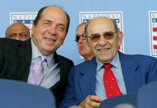 COOPERSTOWN, NY - JULY 30:  Hall of Famers Johnny Bench (L) and Yogi Berra pose for a picture before the start of the 2006 Baseball Hall of Fame induction ceremony at Clark Sports Center on July 30, 2006 in Cooperstown, New York.  (Photo by Jim McIsaac/Getty Images)